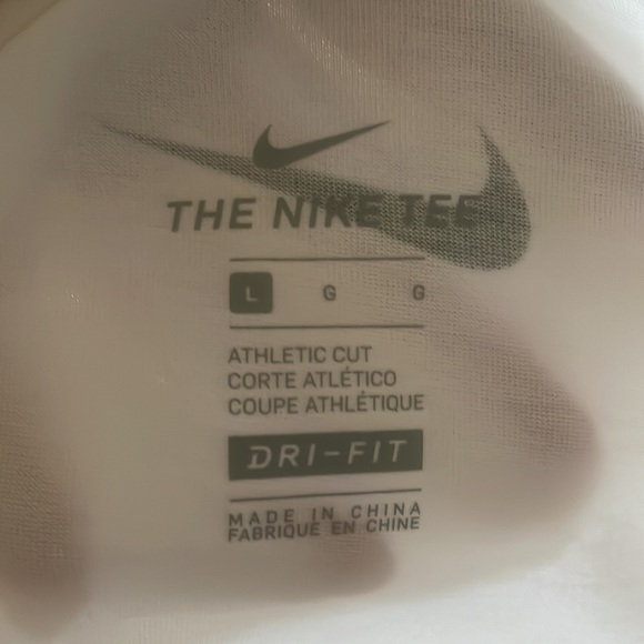Nike tank top.  White size large. - Picture 4 of 5